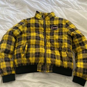 Forever 21 puffer jacket 💛